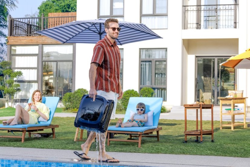 Father Lifting Product by the Pool 男人在岸边拎着产品